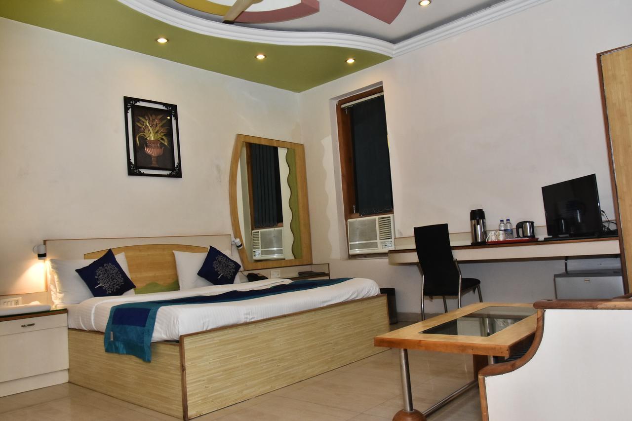 Hotel Deep Kanpur Exterior foto