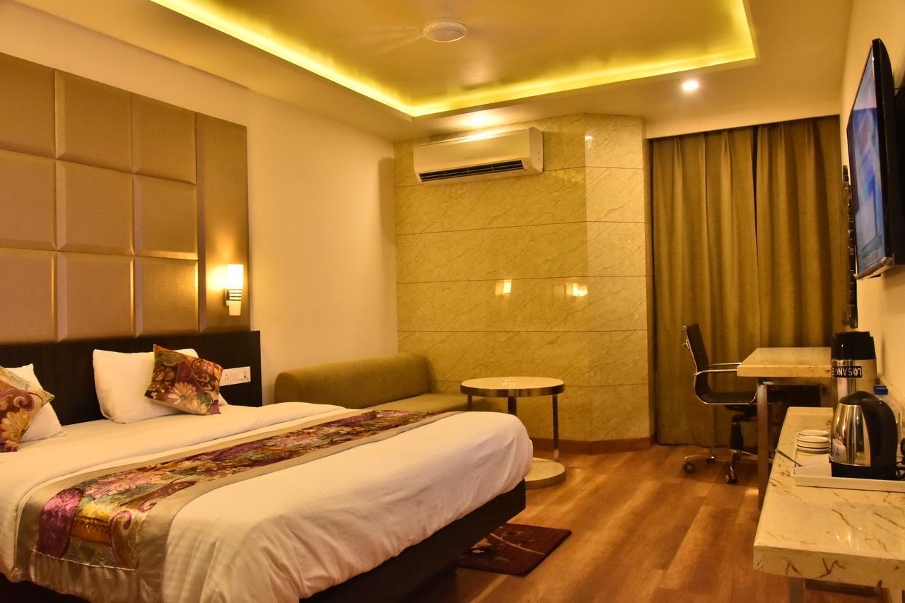 Hotel Deep Kanpur Exterior foto