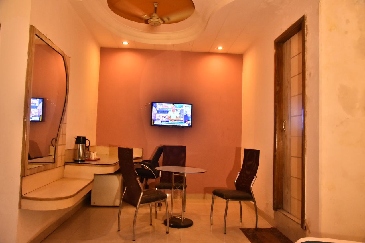 Hotel Deep Kanpur Exterior foto