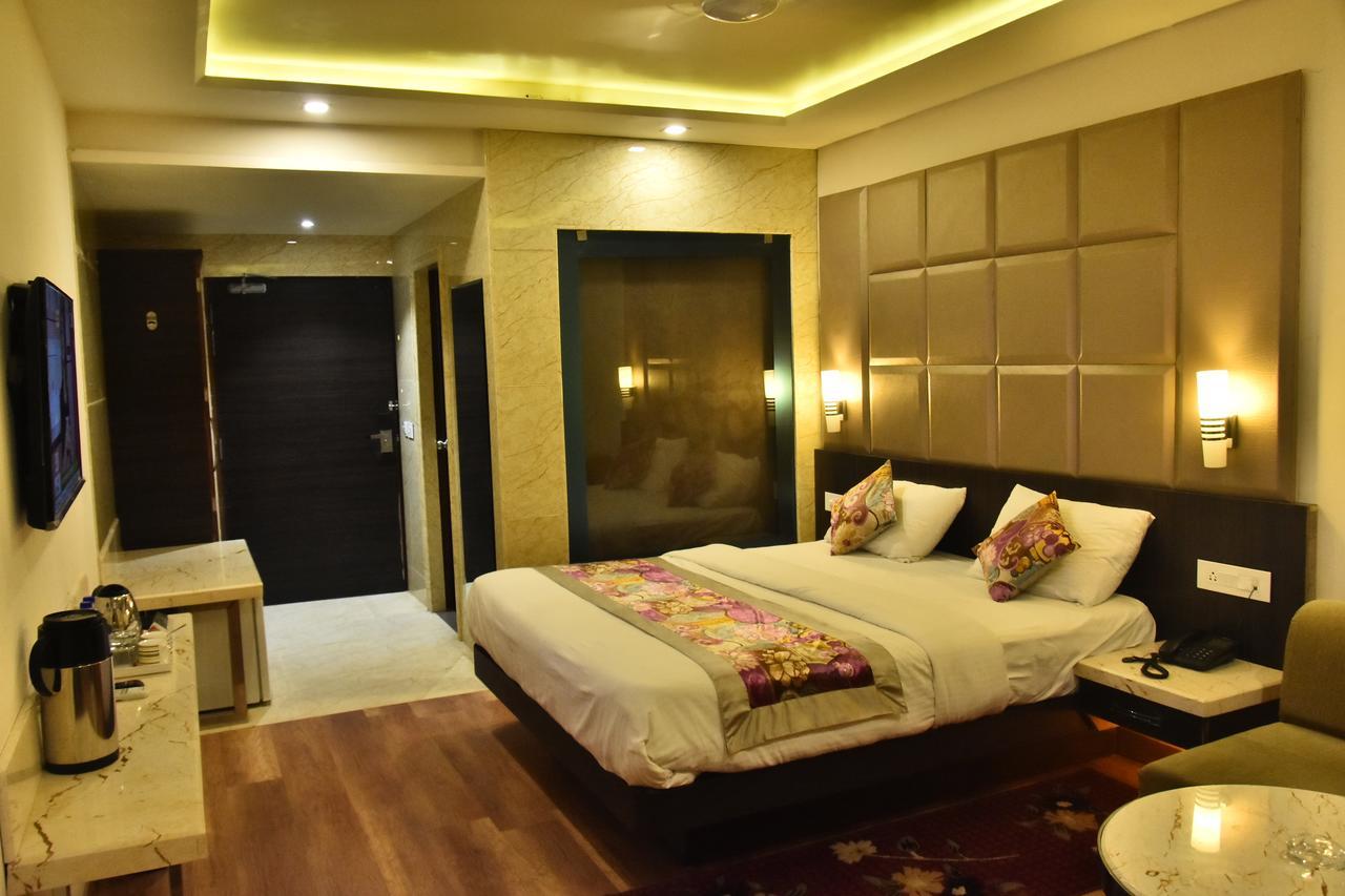 Hotel Deep Kanpur Exterior foto