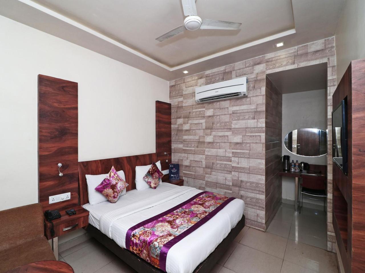 Hotel Deep Kanpur Exterior foto