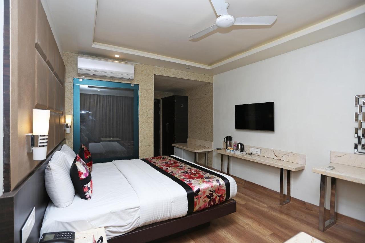 Hotel Deep Kanpur Exterior foto